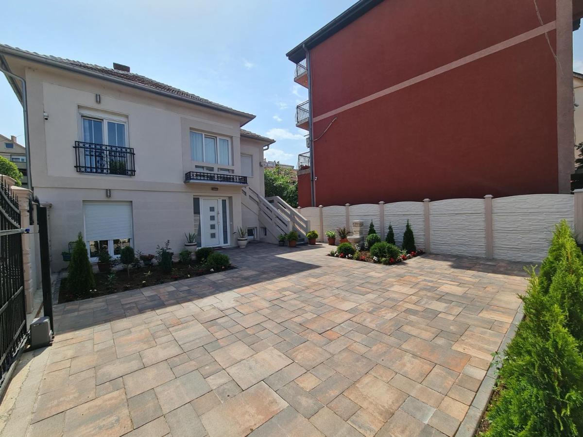 "Astor16" Apartments Nis Exterior photo