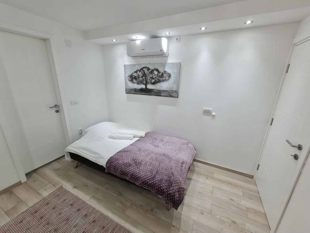 "Astor16" Apartments Nis Exterior photo